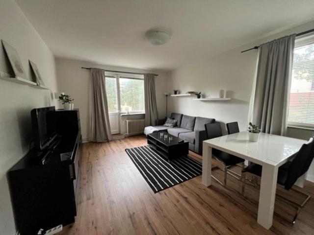 Ferienwohnung Flatin Erbjuder Laegenheter I Soedra Stockholm Exterior foto