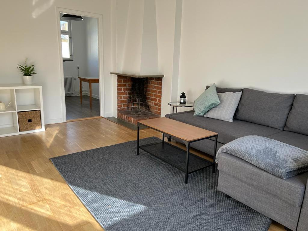 Ferienwohnung Flatin Erbjuder Laegenheter I Soedra Stockholm Exterior foto