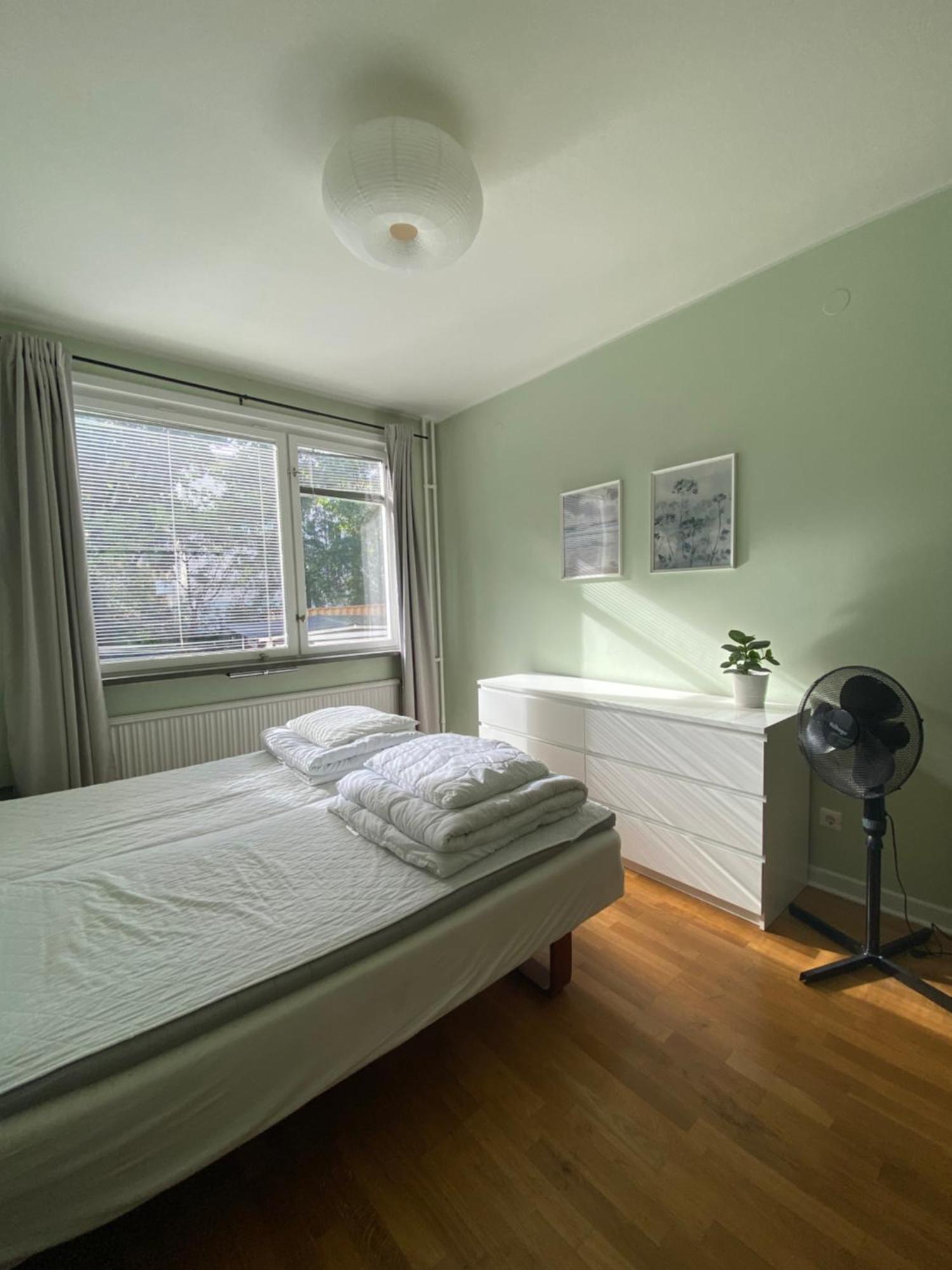 Ferienwohnung Flatin Erbjuder Laegenheter I Soedra Stockholm Exterior foto