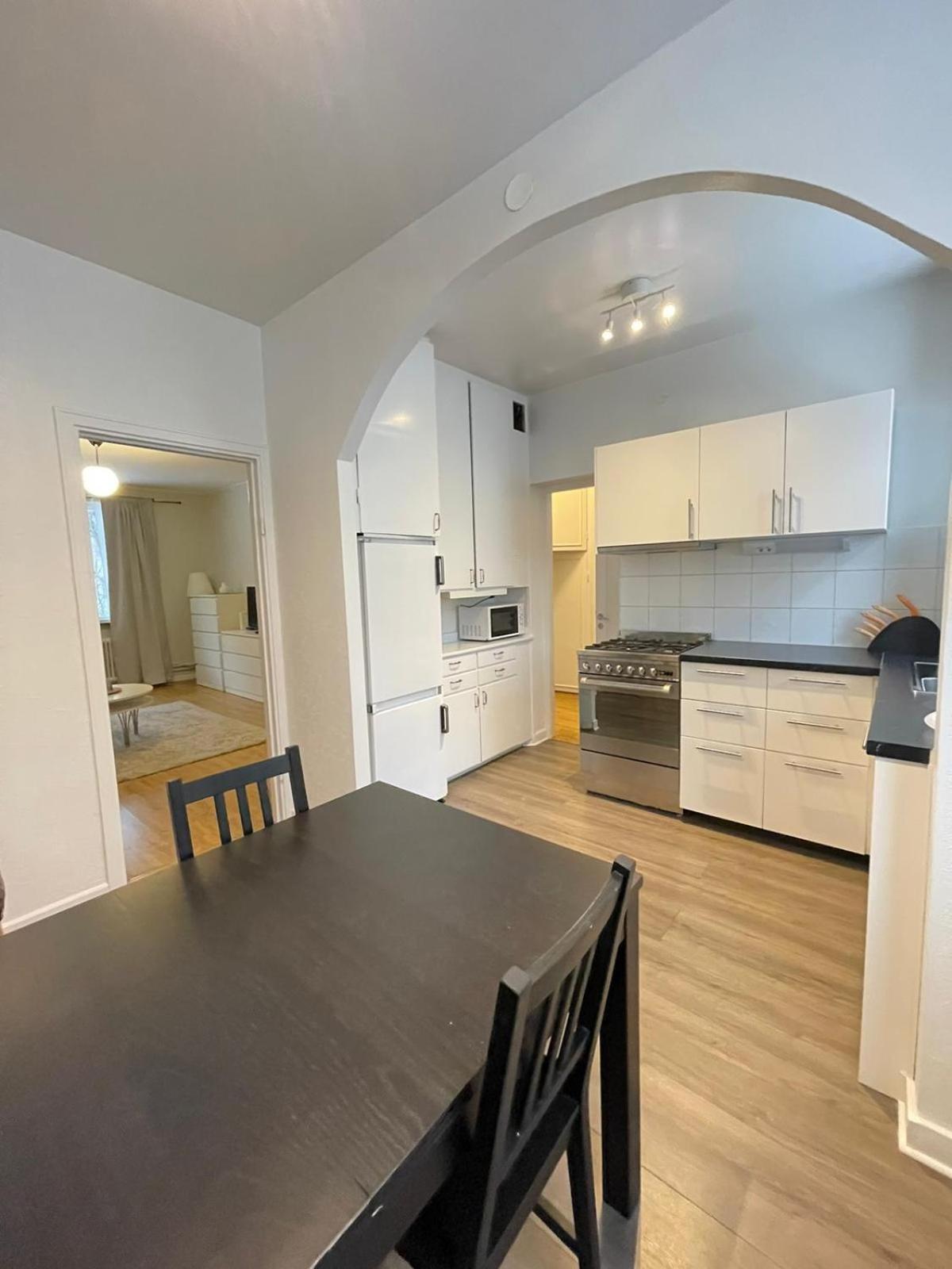 Ferienwohnung Flatin Erbjuder Laegenheter I Soedra Stockholm Exterior foto
